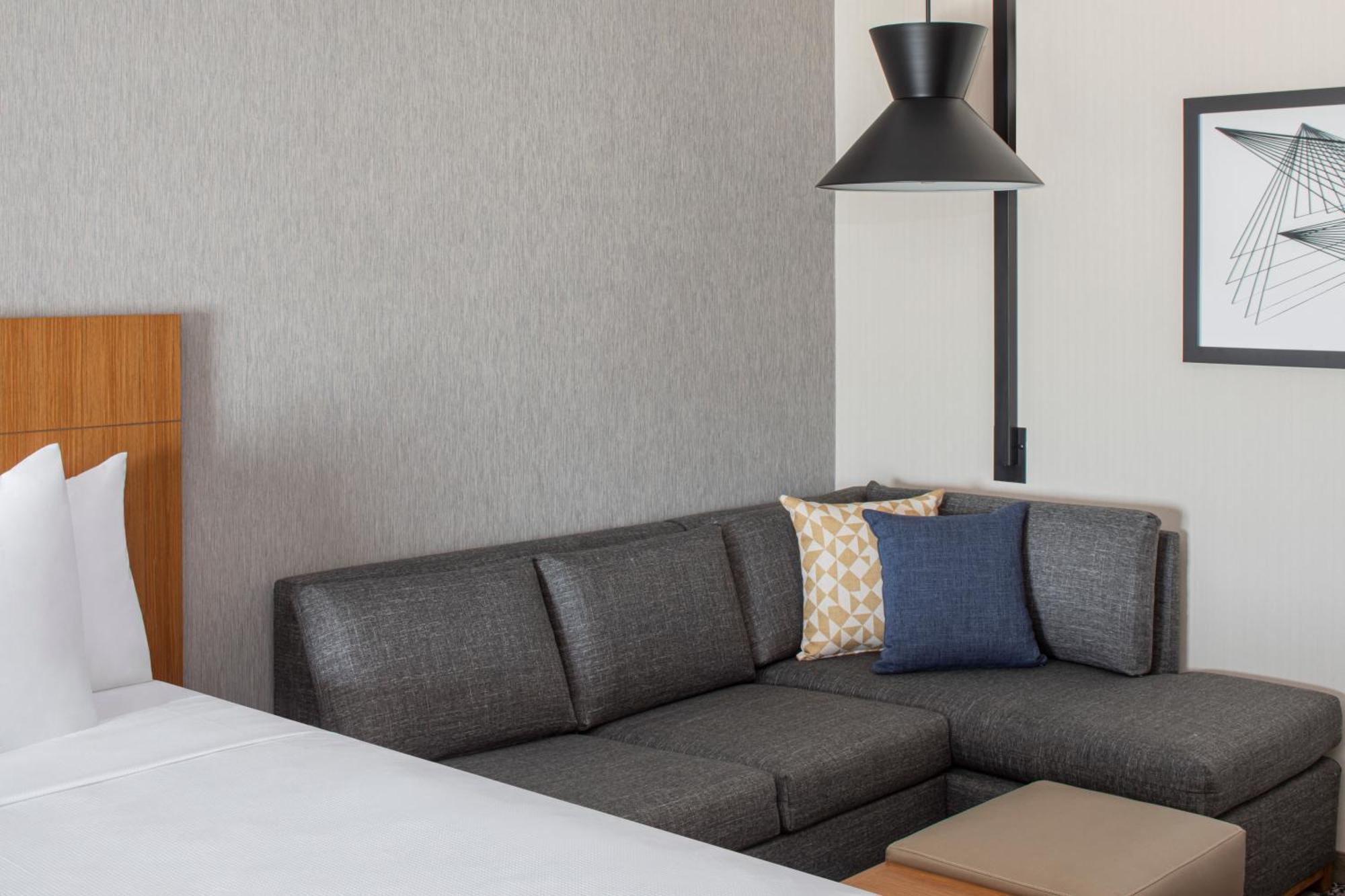 Hyatt Place Boston/Braintree Room photo